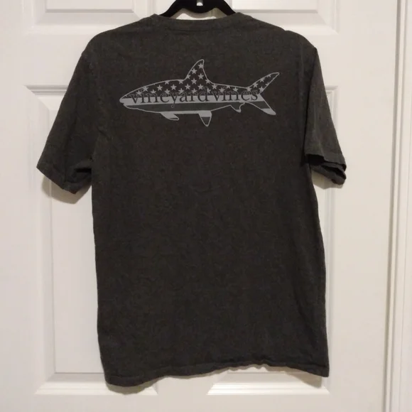 Vineyard Vines dark gray tee shirt - Picture 5 of 6